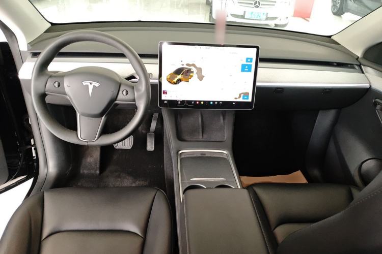 Used Tesla Model Y 2023 Rear-Wheel-Drive Version Center Console