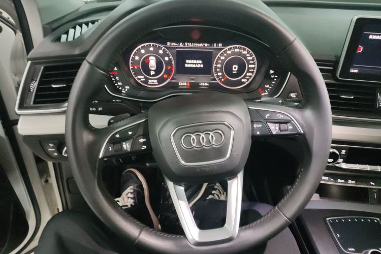 Used Audi Q5L 2020 Updated 40 TFSI Prestige Fashion Edition Steering Wheel