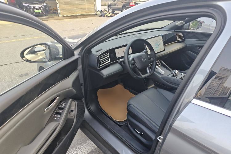 Used BYD Qin L 2025 DM-i Smart Drive 120KM Superior Model
