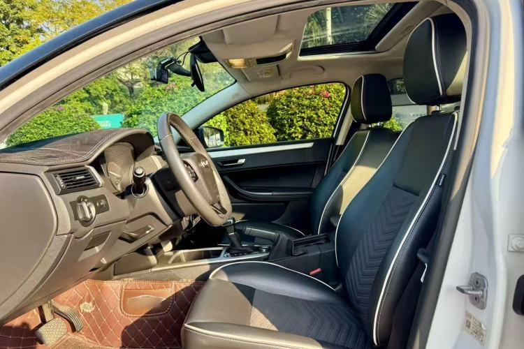 Used Qoros 3 2016 Hatchback 1.6L Automatic Zhiyue Model