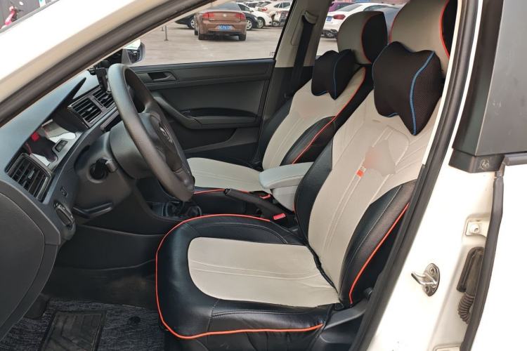 Used Volkswagen Santana 2015 1.6L Manual Fashion Edition
