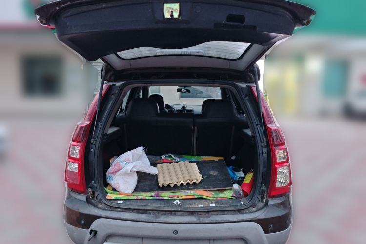 Used FORTHING Joyear X5 2013 1.6L Manual Luxury Model China IV Standard