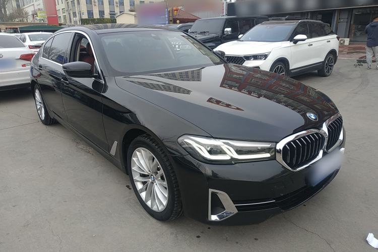 Used BMW 5 Series 2022 Restyled 525Li Luxury Package Front Right 45 Deg