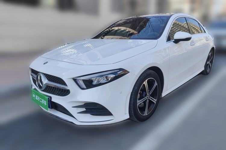 Used Mercedes-Benz A-Class 2022 Revised Version A 200 L Sport Sedan Fashionable Style