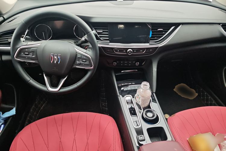 Used Buick Regal 2024 28T Luxury Edition Center Console