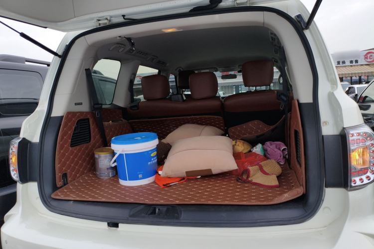 Used Nissan Patrol 2017 4.0L XE Middle East Version Trunk