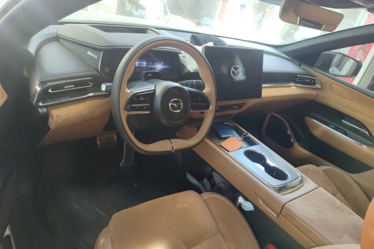 Used Mazda EZ-6 2024 Range-Extended 200 Luxury Edition
