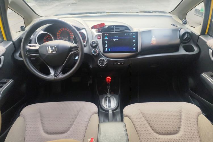 Used Honda Fit 2011 1.3L automatic comfort version
