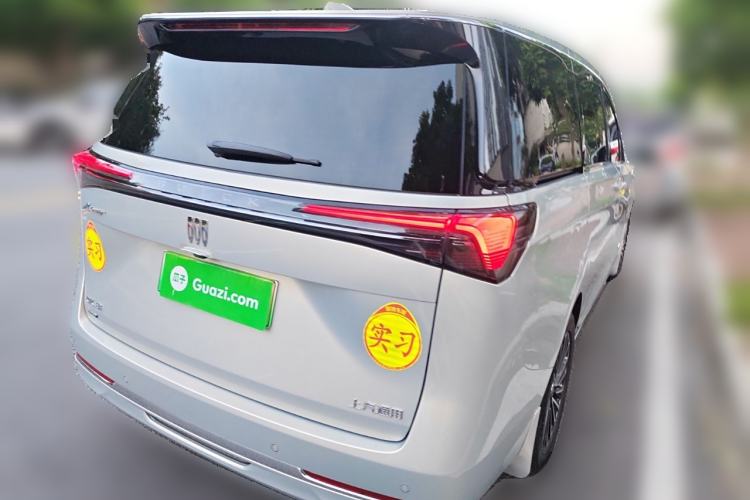 Used Buick GL8 New Energy 2025 Lu Shang Luxury Edition 7-Seater
