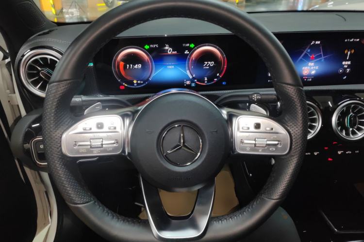 Used Mercedes-Benz A-Class 2022 Revised Version A 200 L Sport Sedan Fashionable Style
