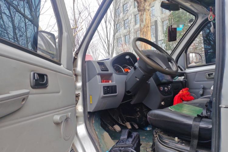 Used BAIC Weiwang 306 2011 1.3L Comfort version 7 seats Driver Seat