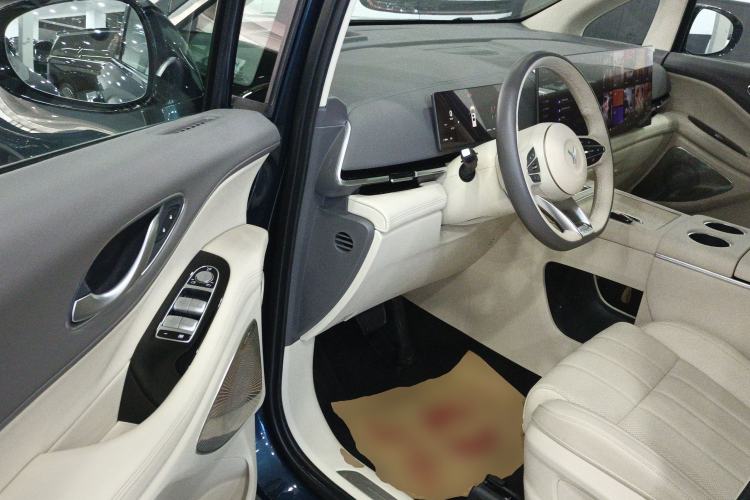 Used VOYAH Dream 2025 EV Four-Wheel Drive Flagship Kunpeng Edition