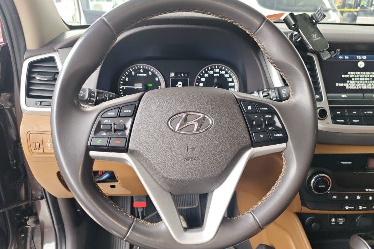 Used Hyundai Tucson 2015 1.6T Dual-Clutch Two-Wheel-Drive Leading Model
