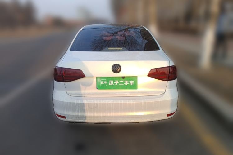 Used Volkswagen Sagitar 2017 230TSI Automatic Luxury Edition
