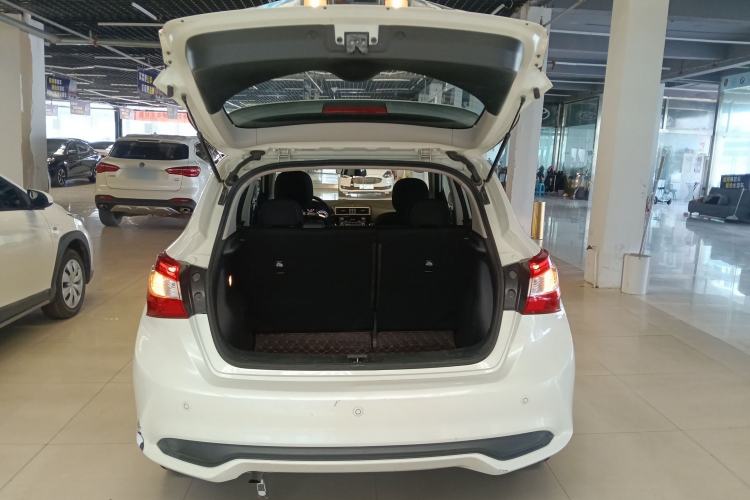 Used Nissan Tiida 2016 1.6L CVT Cool Dynamic Edition Trunk