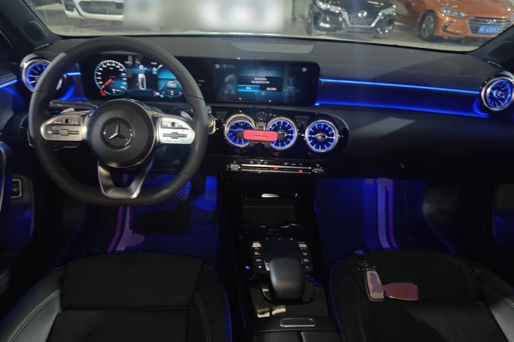 Used Mercedes-Benz A-Class 2022 Revised Version A 200 L Sport Sedan Fashionable Style