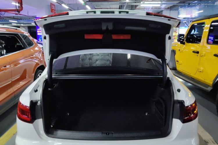 Used Audi A4L 2018 30th Anniversary Edition 40 TFSI Fashion Model Trunk