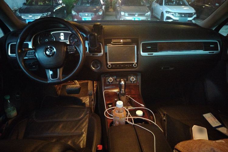 Used Volkswagen Touareg 2011 3.0 TSI Standard Version Center Console