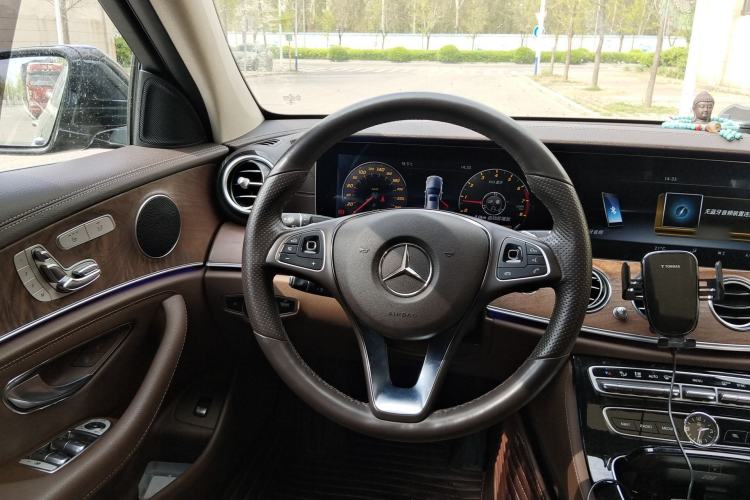Used Mercedes-Benz E-Class 2016 E 300 L Luxury Model Steering Wheel