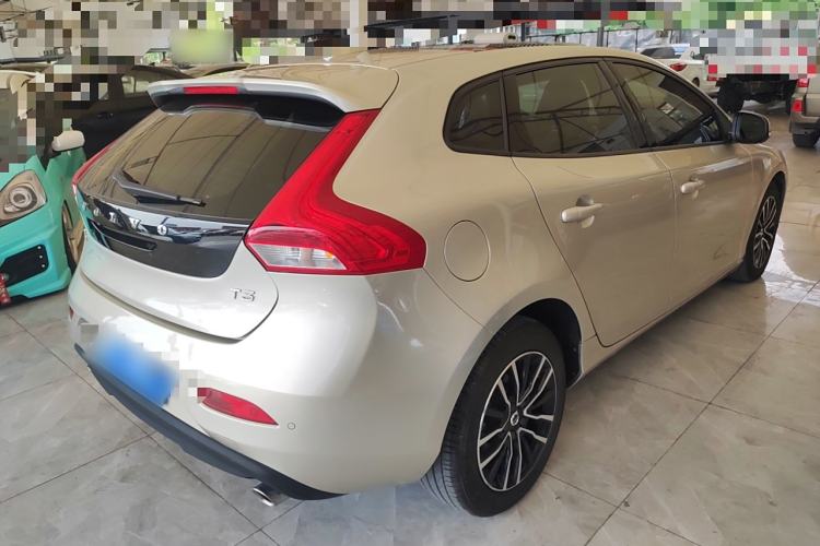 Used Volvo V40 2017 T3 Zhiyi Edition
