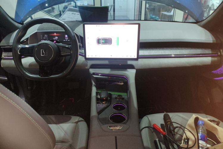 Used Zeekr 001 2023 WE Edition 100 kWh Center Console