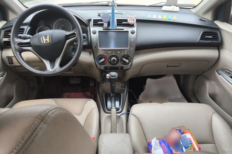 Used Honda City Classic 2012 1.5L Automatic Elite Edition Center Console