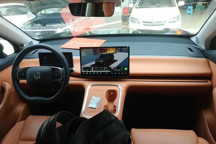 Used Leapmotor C16 2026 Extended-Range 280 LiDAR Zhizun Edition 6 Seats Center Console