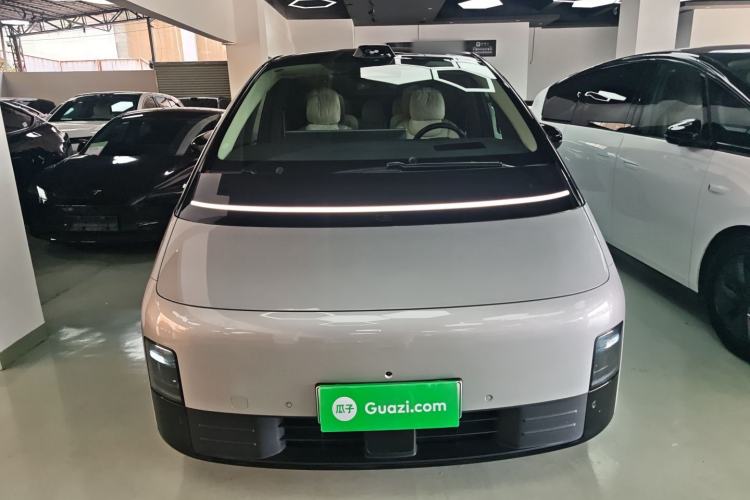 Used Li Auto MEGA 2024 Ultra Model
