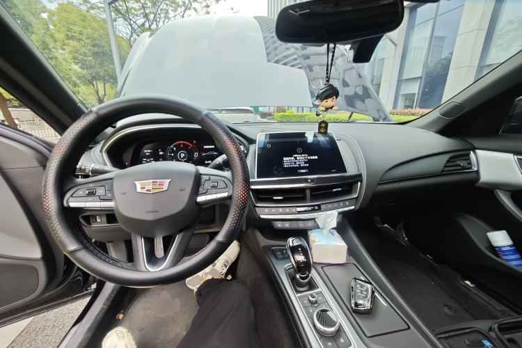 Used Cadillac CT5 2023 28T Luxury Edition (Standard Version) Center Console