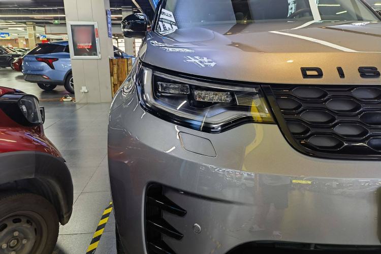 Used Land Rover Discovery 2023 360 PS R-Dynamic S