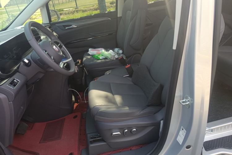 Used Buick GL8 New Energy 2025 Lushang First-Drive Edition 7-Seater Left Front Seat