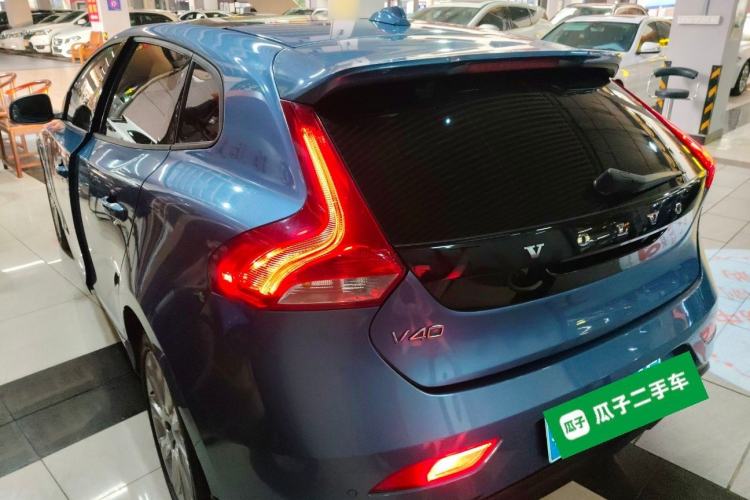 Used Volvo V40 2015 1.6T Zhiyi Edition
