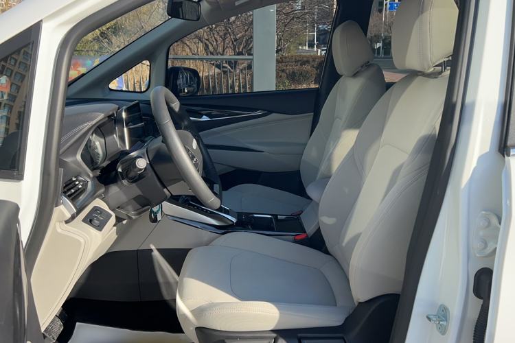 Used SAIC MAXUS Dajia 5 2022 430 km Elite Version 7-Seater
