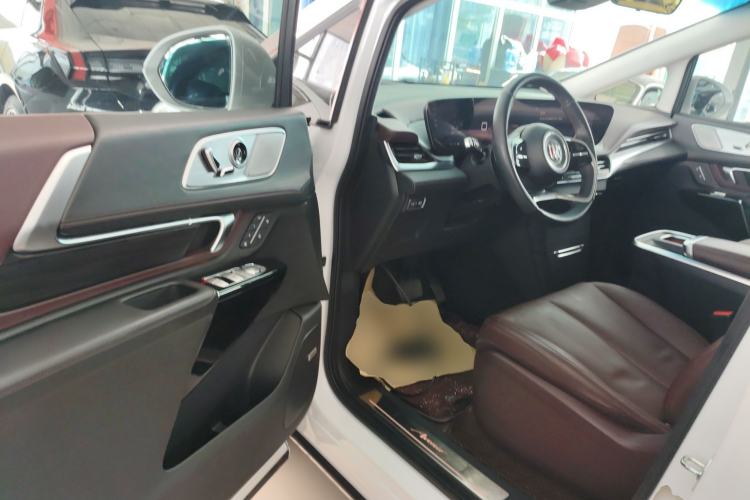 Used Buick Century 2023 2.0T Six-Seater Yinshi Edition
