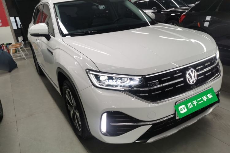 Used Volkswagen Tayron GTE Plug-in Hybrid 2023 280TSI Luxury Plus Advanced Edition Front Right 45 Deg