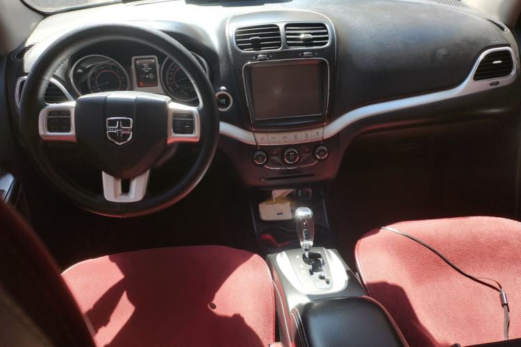 Used Dodge Journey 2013 2.4L Two-Wheel Drive Luxury Version