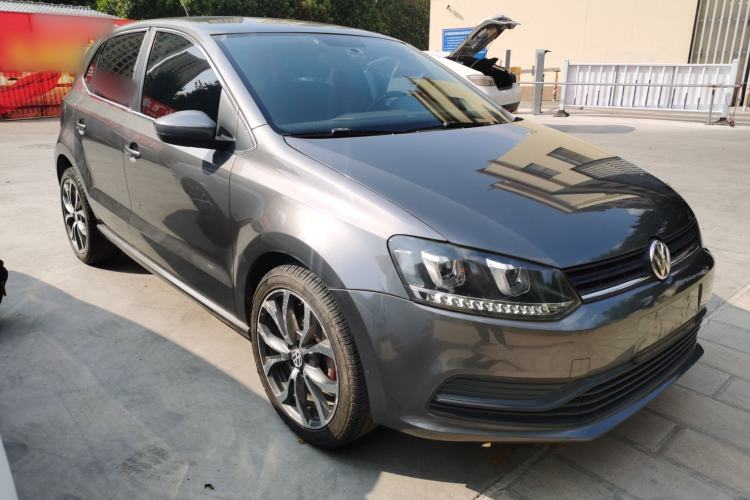 Used Volkswagen Polo 2014 1.4L Manual Fashion Edition Front Right 45 Deg