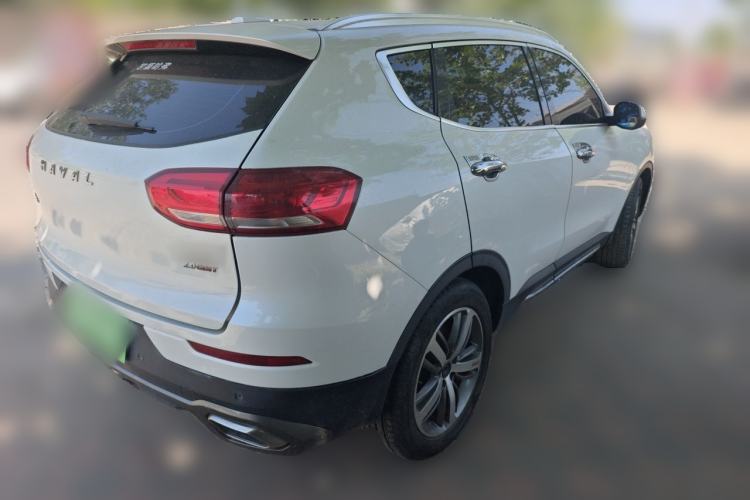 Used Haval H6 2017 Red Label 2.0T Automatic Two-Wheel Drive ZhiShang Model
