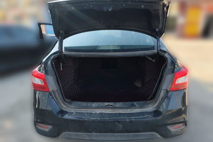 Used Nissan Sylphy 2019 1.6XV CVT Smart Connect Luxury Edition China VI Standard Trunk