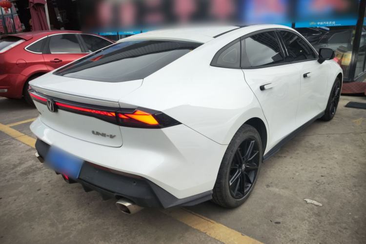 Used Changan UNI-V 2022 1.5T Prestige Version