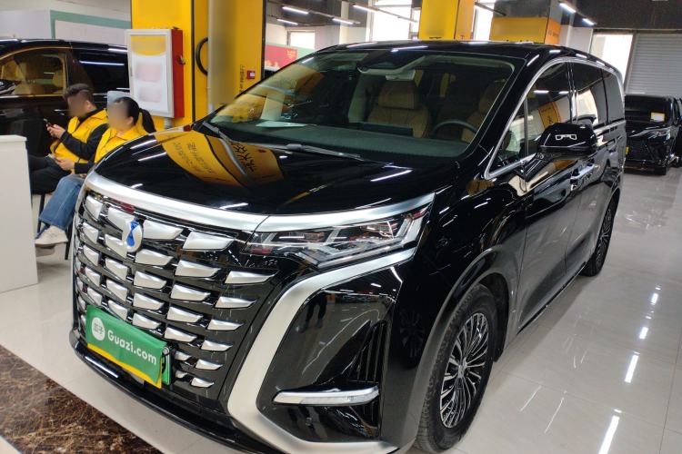 Used Denza D9 2024 DM-i 1050 Luxury Model