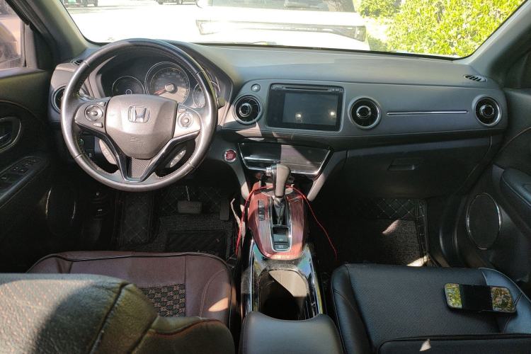 Used Honda XR-V 2015 1.8L VTi CVT Luxury Edition Center Console
