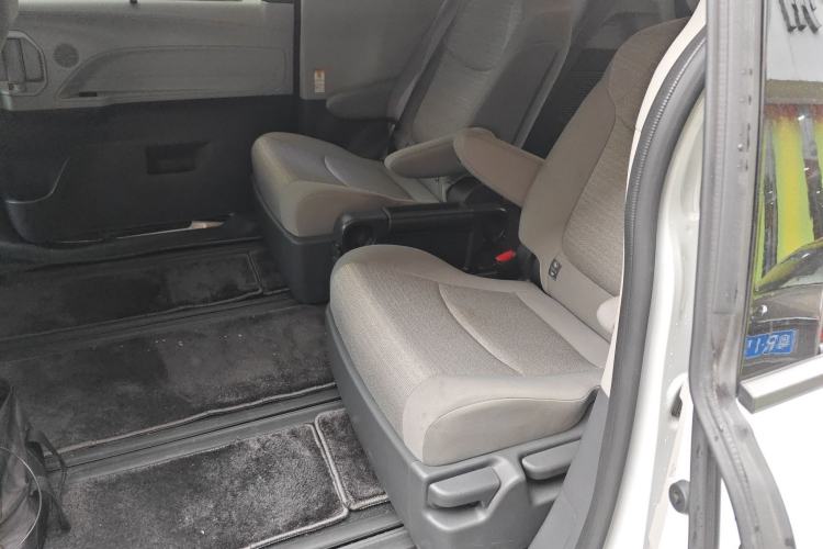 Used Toyota Sienna 2024 2.5L Hybrid Comfort Edition