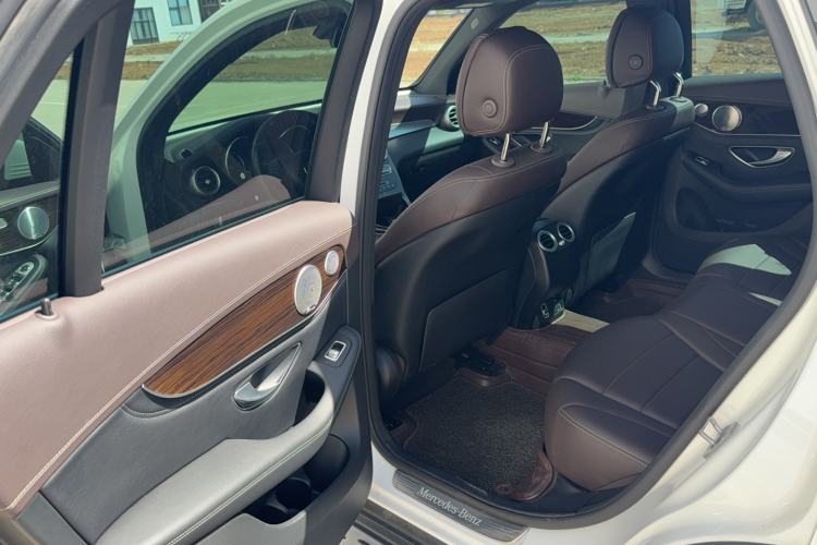 Used Mercedes-Benz GLC 2019 Facelift GLC 260 L 4MATIC Luxury Model
