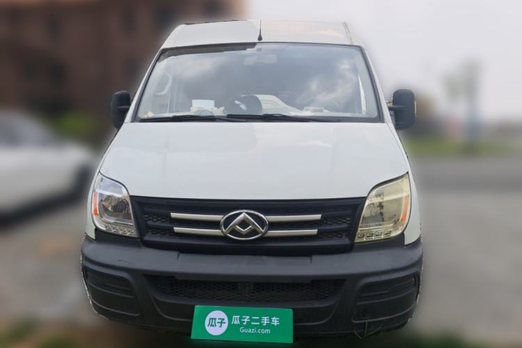 Used SAIC MAXUS Xintu V80 2019 2.5T Classic Edition 6-Speed Manual – Aoyuntong Modified Version Short Wheelbase Mid-Height Roof 5/6 Seats
