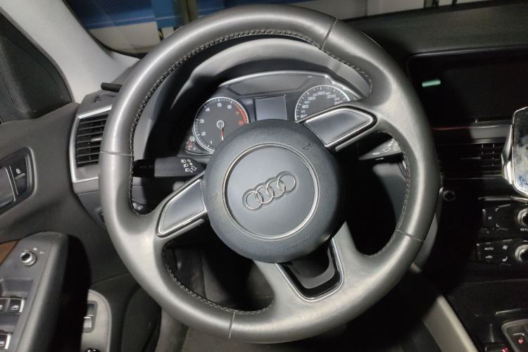 Used Audi Q5 2017 Plus 40 TFSI Ambition Model