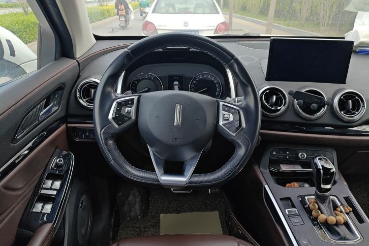 Used Wey VV5 2017 2.0T Ultra-Luxury Version
