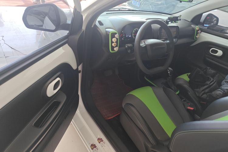 Used Roewe Clever 2021 302 km New Four-Seater Super-Efficient Version Driver Seat