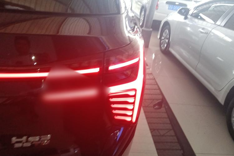 Used Hongqi HS3 2023 1.5T Two-Wheel Drive Shanwei Edition Exterior 3