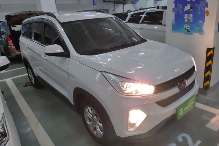 Used Wuling Hongguang S3 2019 1.5L Manual Comfort Model China VI Standard Front Right 45 Deg